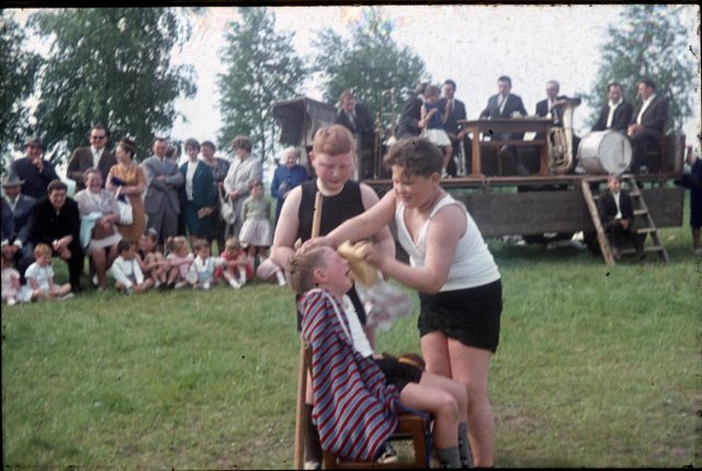 Dorf 1964